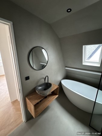 3rd-Floor---Bathroom---1 Medium.jpeg